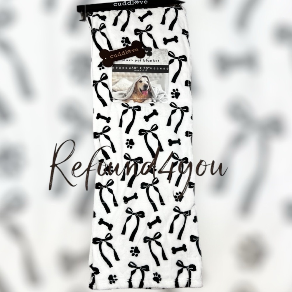 Cuddlove - ‘Paws & Bones - Blk/White’ Plush throw. 50” x 70”. NWT. Firm!